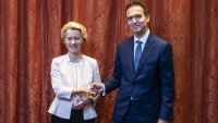 Obrázok k aktualite Premiér diskutoval s Ursulou von der Leyenovou o proeurópskom smerovaní Slovenska  